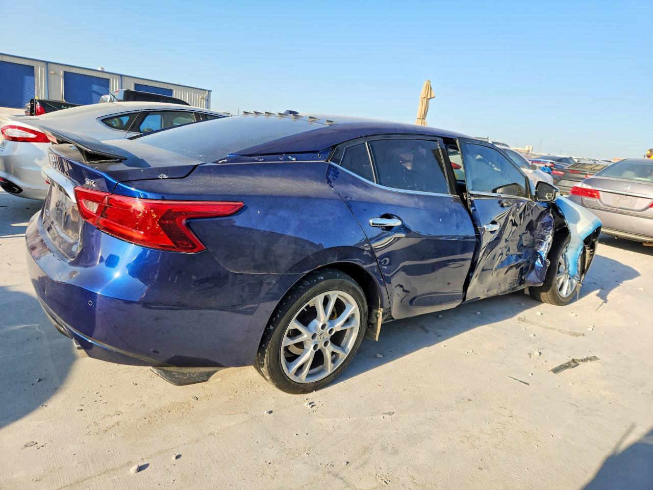 2016 NISSAN MAXIMA 3.5 SR — Фото 3 из 12