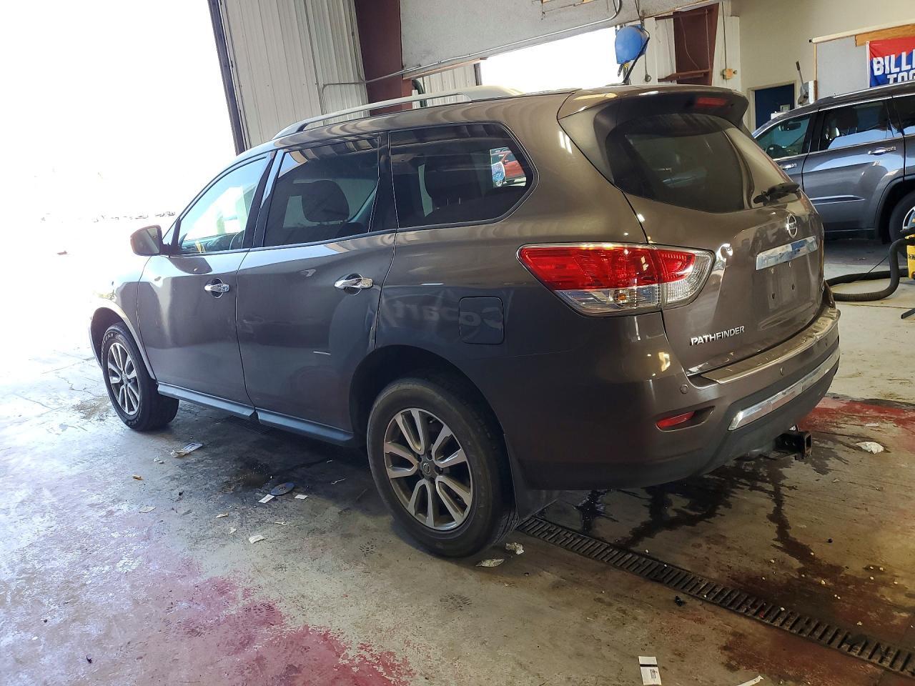 2016 NISSAN PATHFINDER SV — Фото 2 из 13