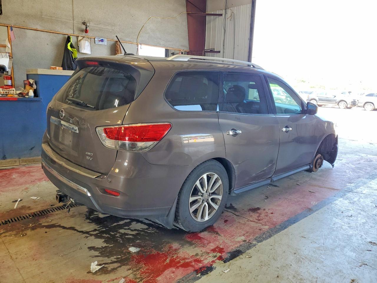 2016 NISSAN PATHFINDER SV — Фото 3 из 13