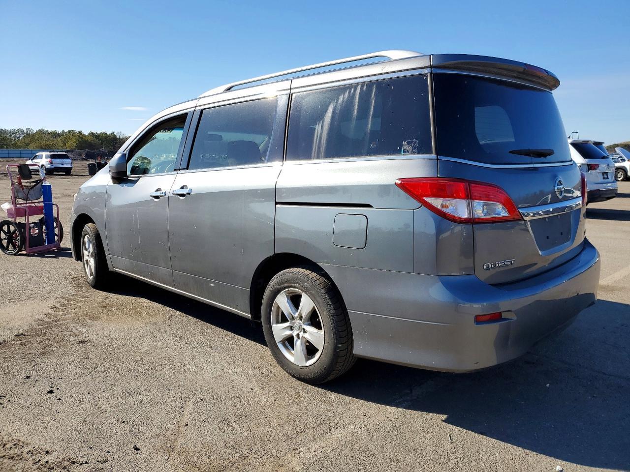 2016 NISSAN QUEST 3.5 SV — Фото 2 из 13