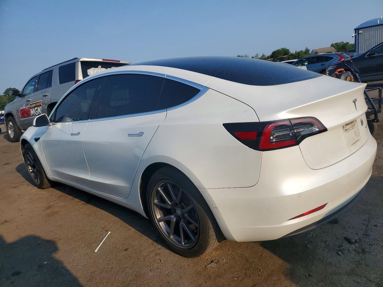 2020 TESLA MODEL 3 — Фото 2 из 12
