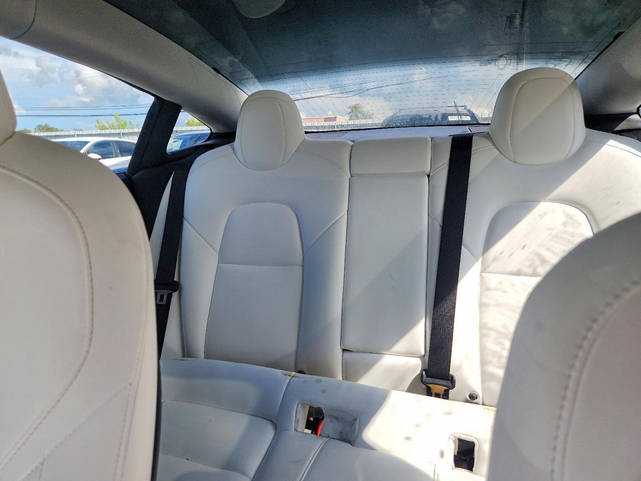2020 TESLA MODEL 3 — Фото 10 из 12