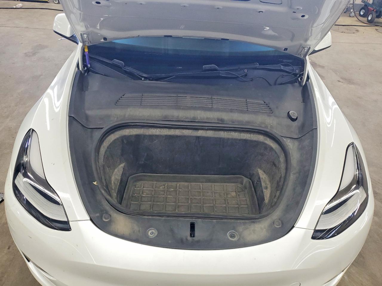 2020 TESLA MODEL  Y — Фото 11 из 12