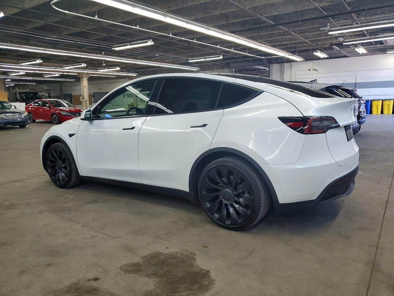2020 TESLA MODEL  Y — Фото 2 из 12