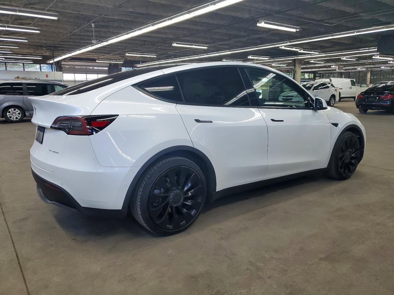 2020 TESLA MODEL  Y — Фото 3 из 12