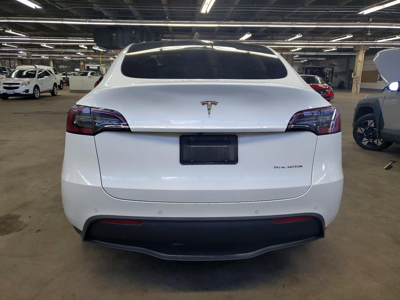 2020 TESLA MODEL  Y — Фото 6 из 12