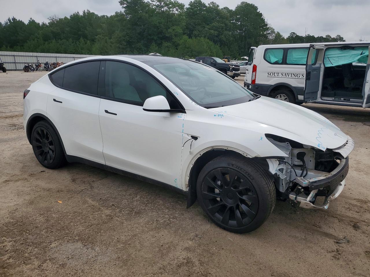 2020 TESLA MODEL Y — Фото 4 из 13
