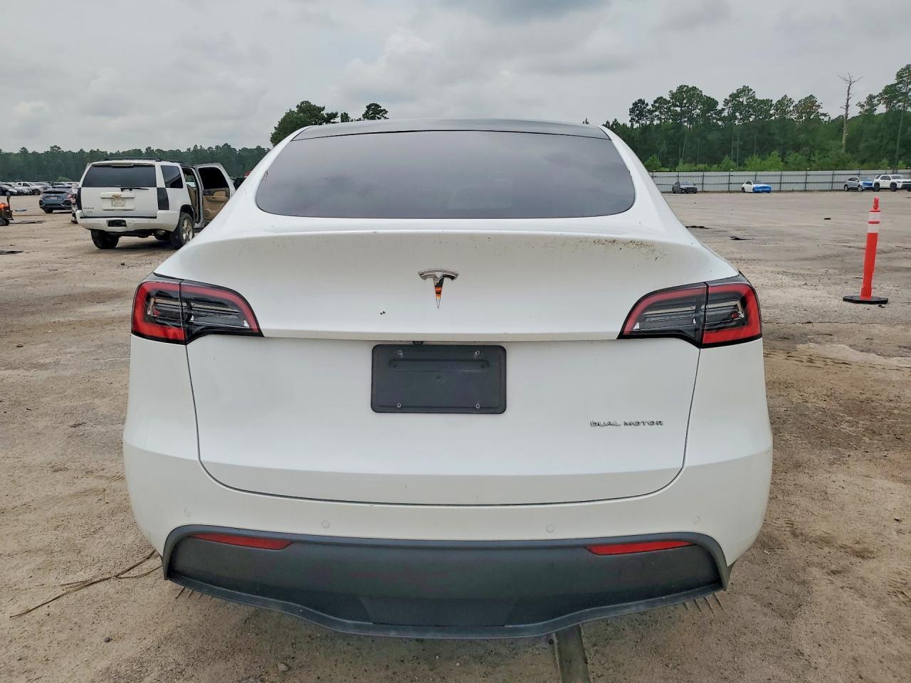 2020 TESLA MODEL Y — Фото 6 из 13