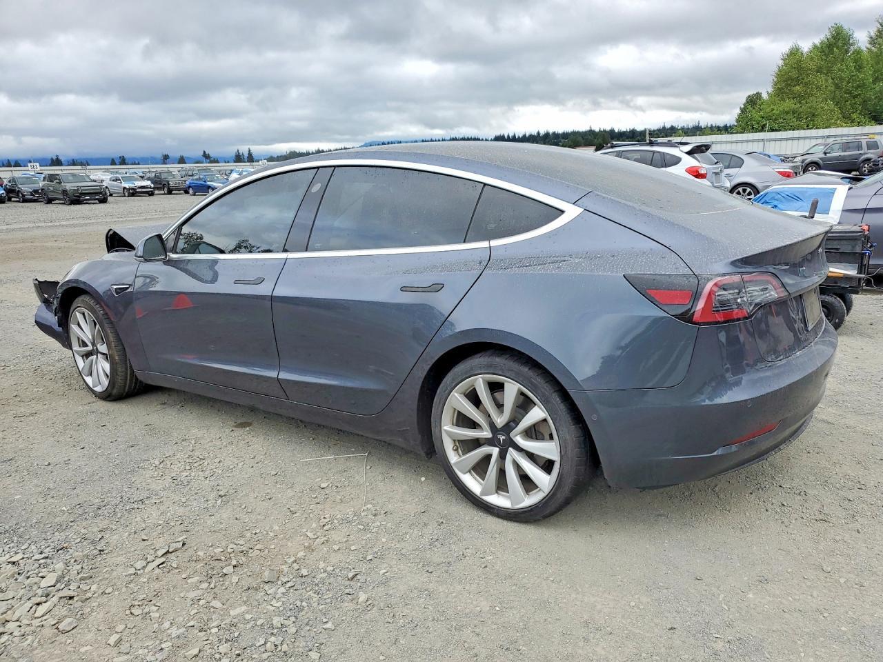 2020 TESLA MODEL 3 — Фото 2 из 12
