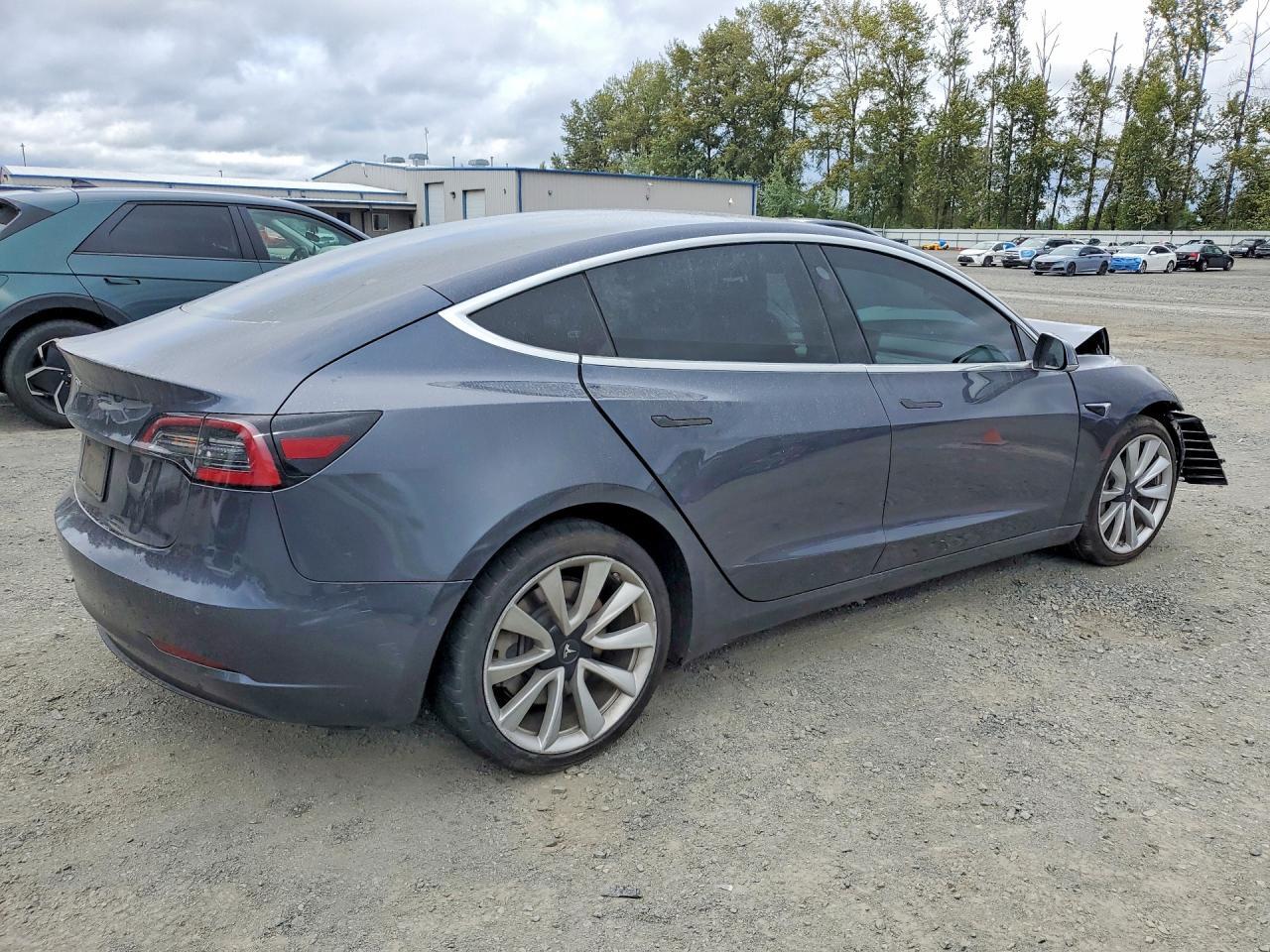 2020 TESLA MODEL 3 — Фото 3 из 12