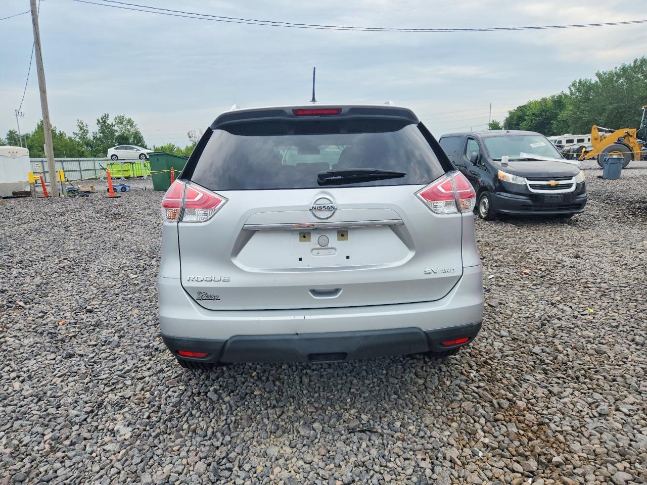 2016 NISSAN ROGUE SV — Фото 6 из 12