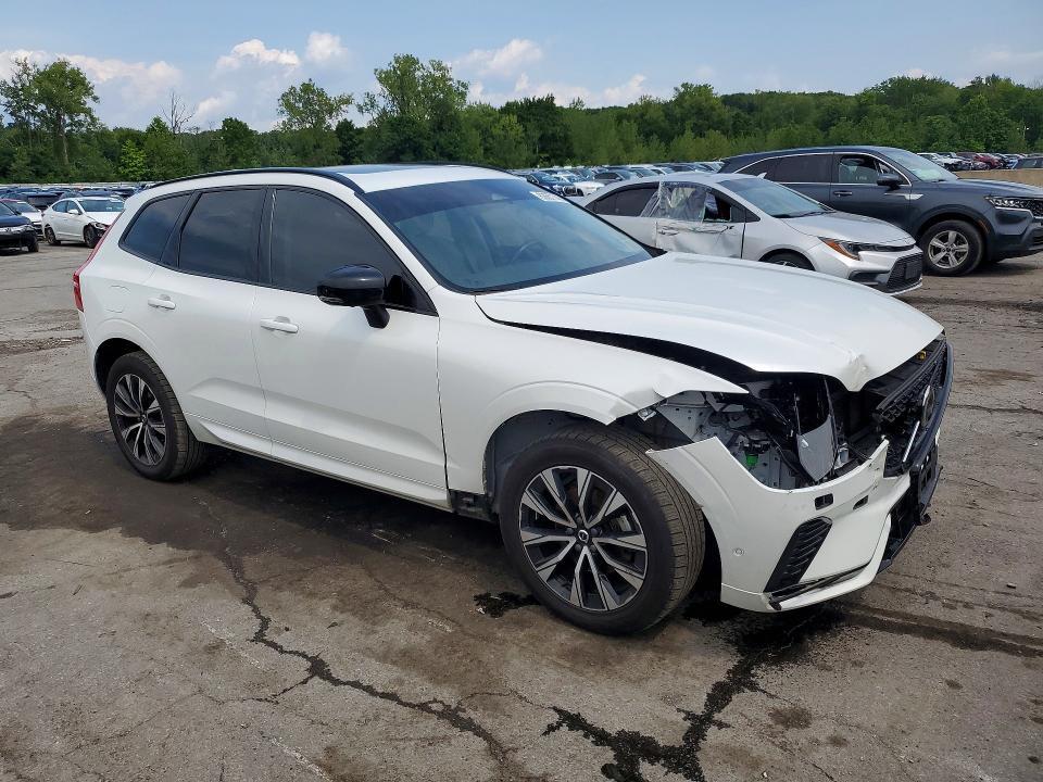 2024 VOLVO XC60 PLUS — Фото 4 из 13