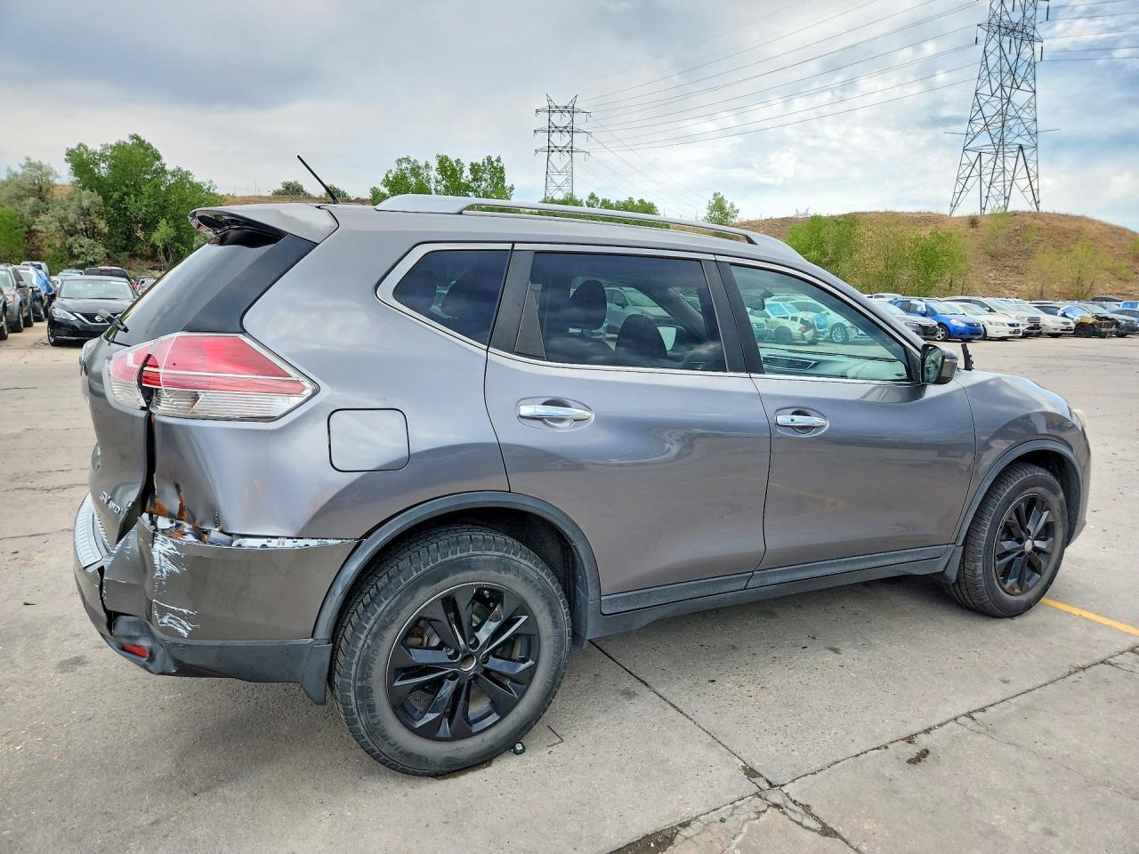 2016 NISSAN ROGUE SV — Фото 3 из 13
