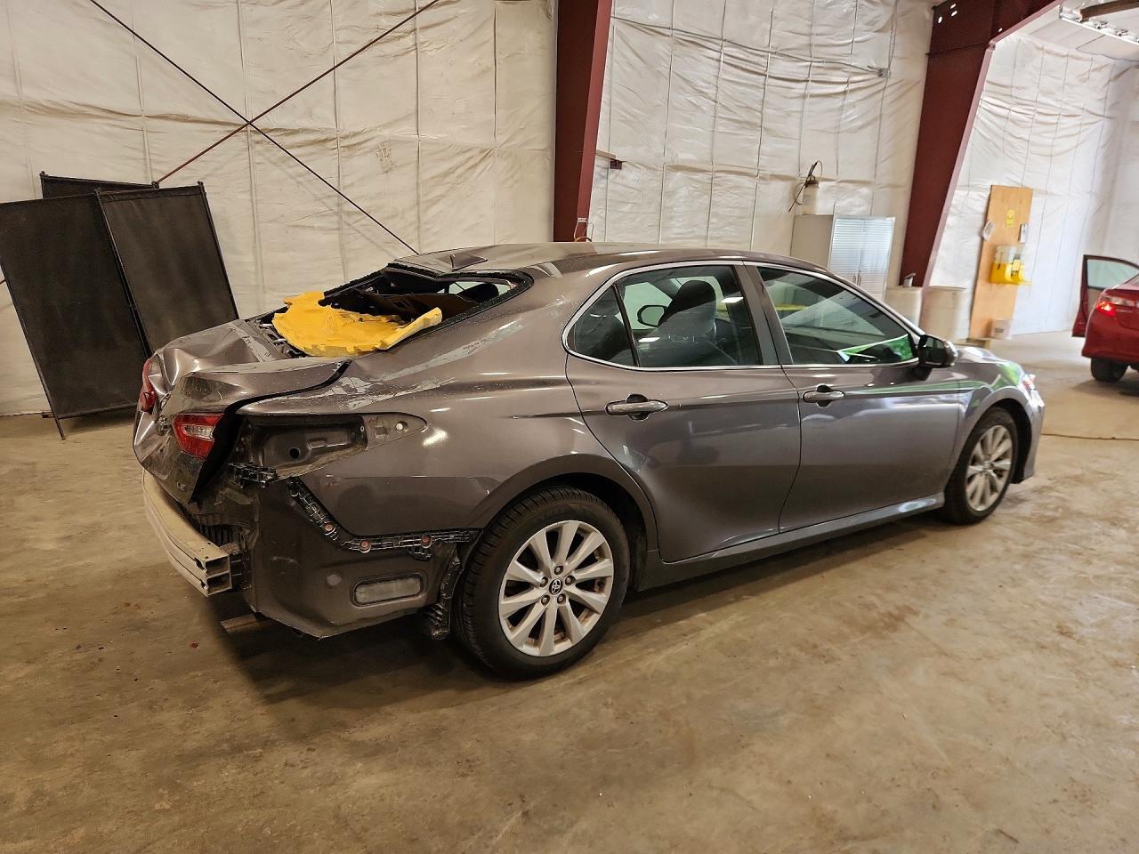 2020 TOYOTA CAMRY LE — Фото 3 из 13