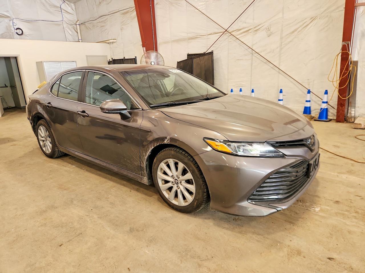 2020 TOYOTA CAMRY LE — Фото 4 из 13