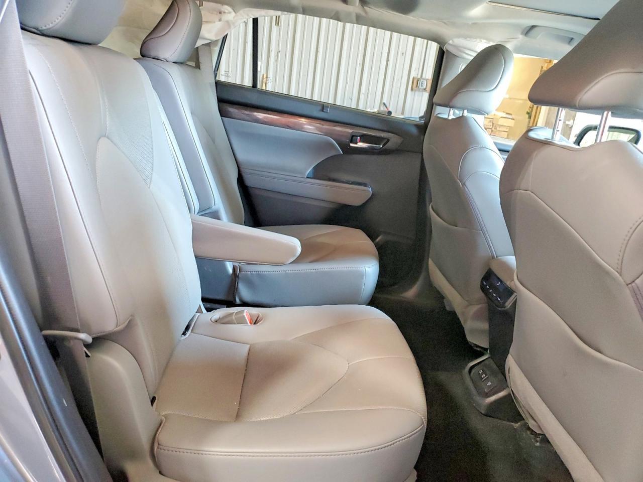 2020 TOYOTA HIGHLANDER LIMITED — Фото 10 из 12