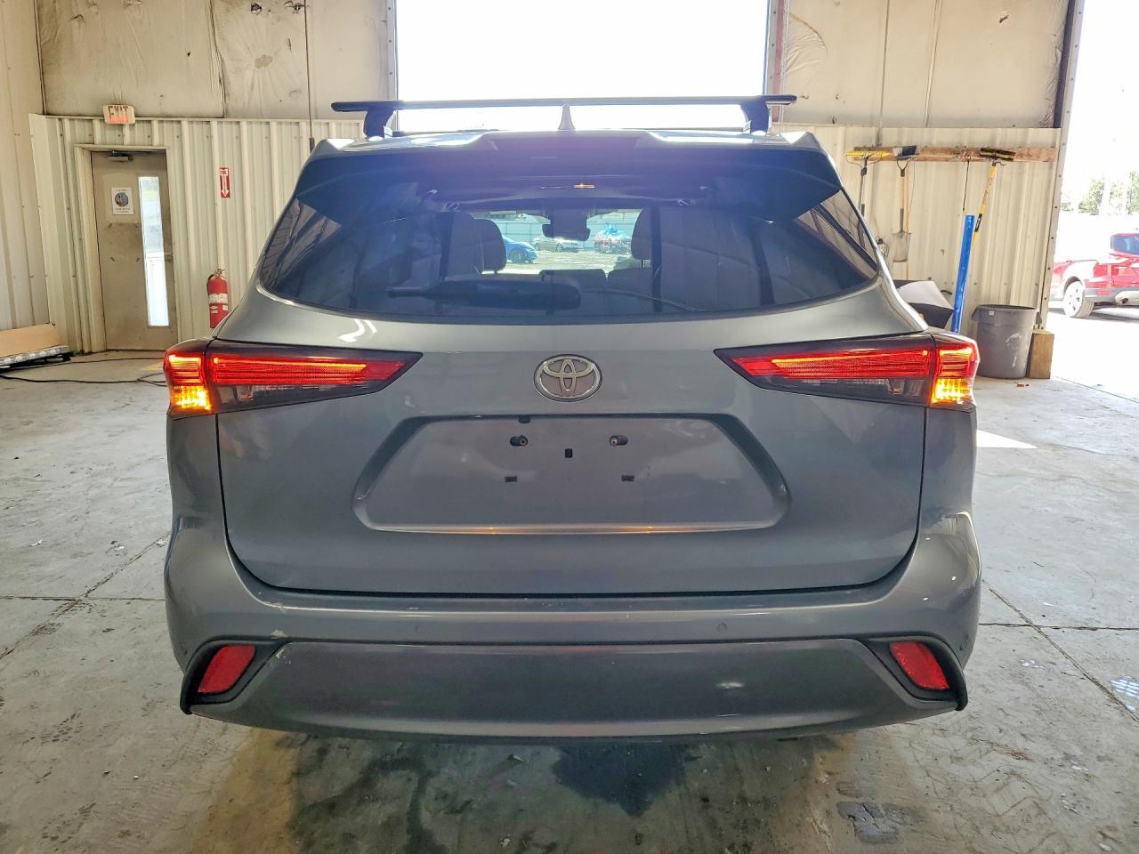 2020 TOYOTA HIGHLANDER LIMITED — Фото 6 из 12