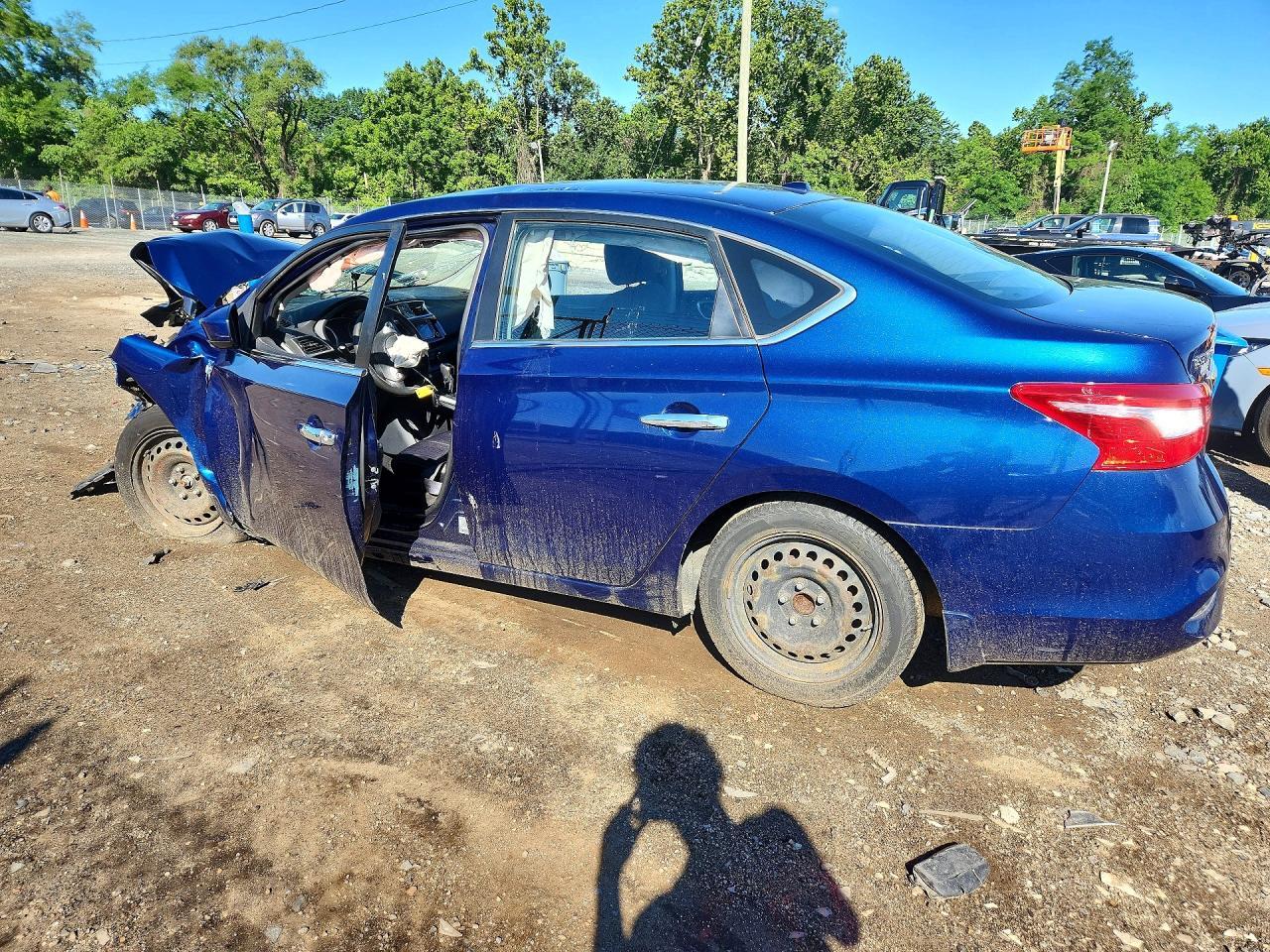 2016 NISSAN SENTRA SV — Фото 2 из 13