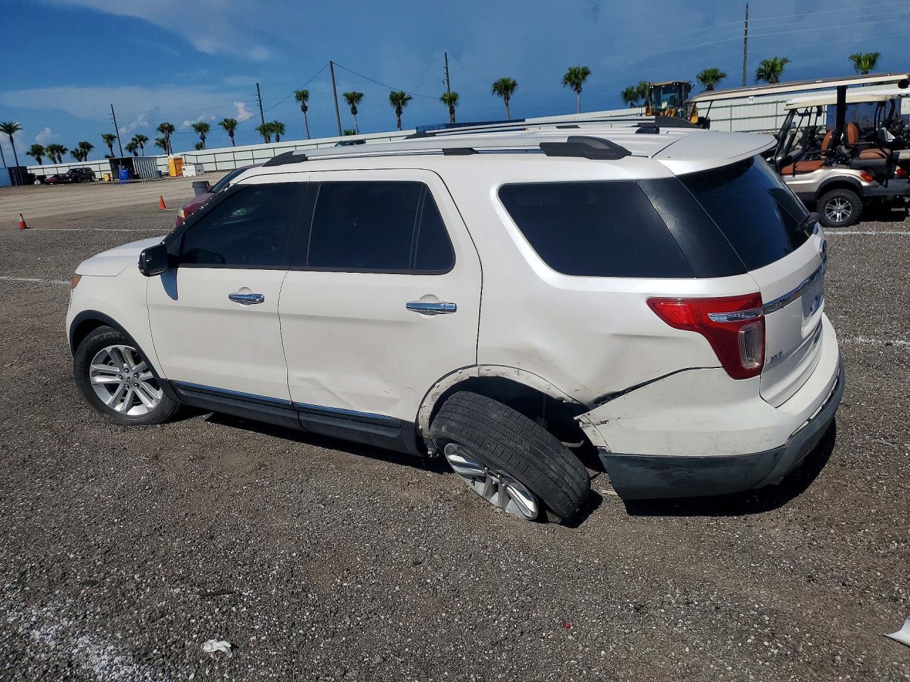2013 FORD EXPLORER XLT — Фото 2 из 13
