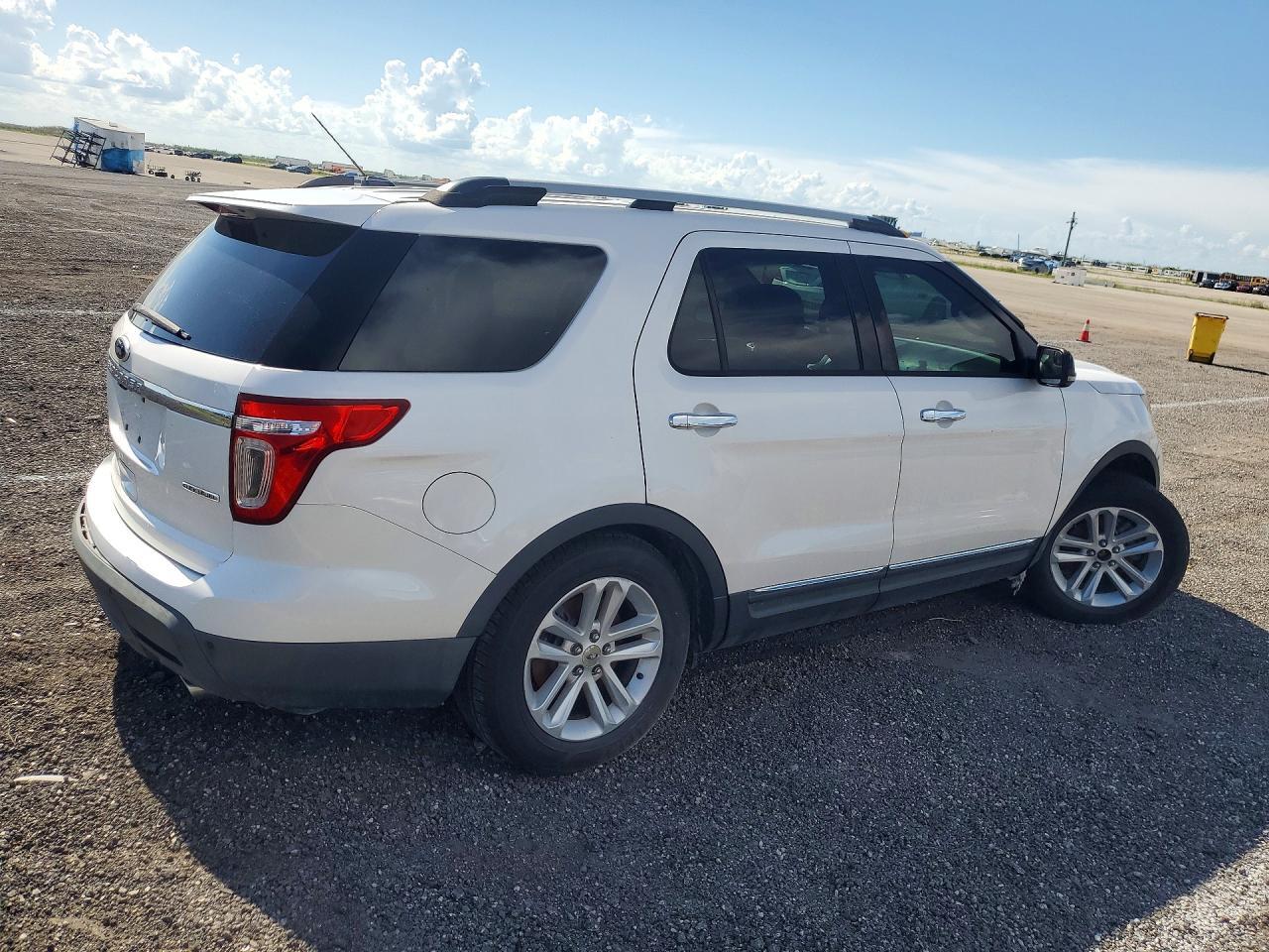 2013 FORD EXPLORER XLT — Фото 3 из 13