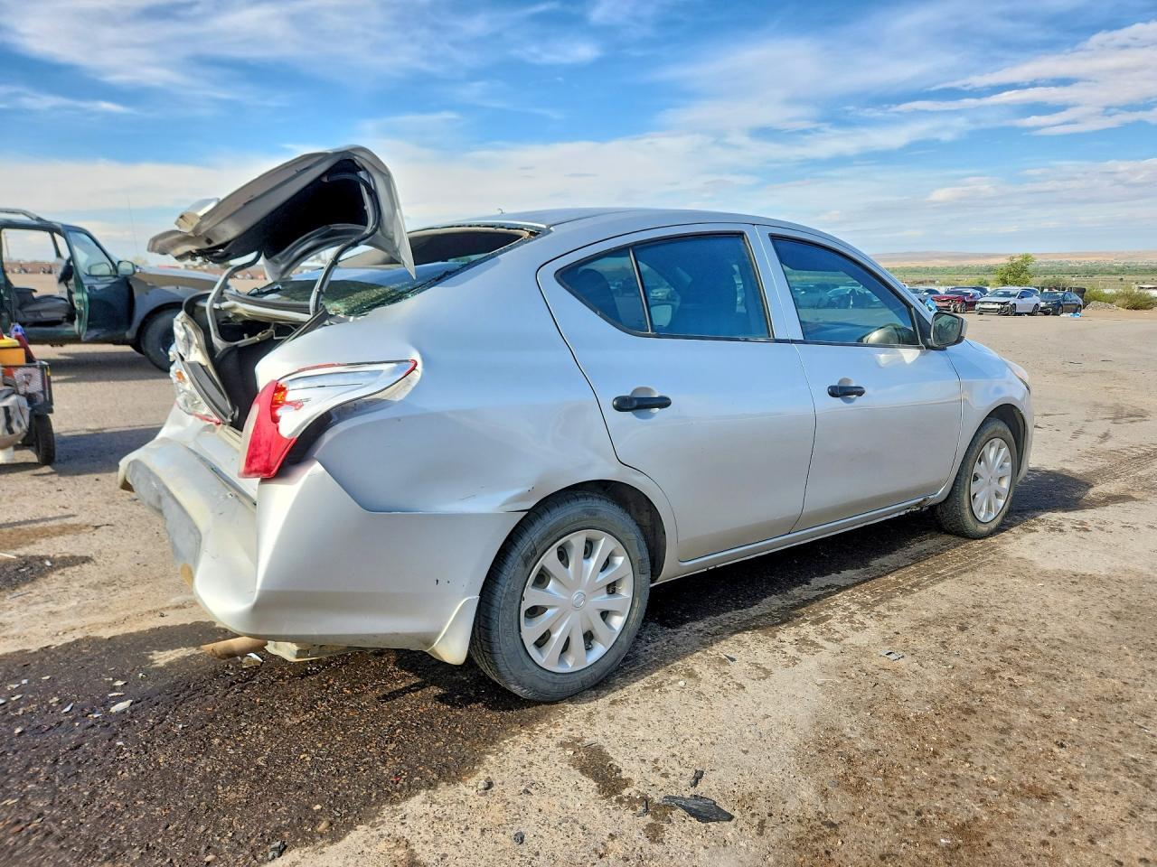 2016 NISSAN VERSA 1.6 S — Фото 3 из 12