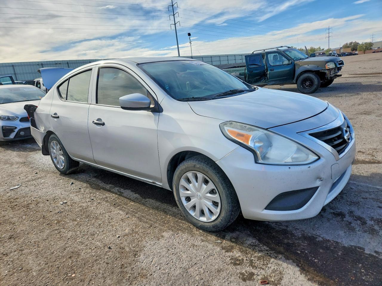2016 NISSAN VERSA 1.6 S — Фото 4 из 12