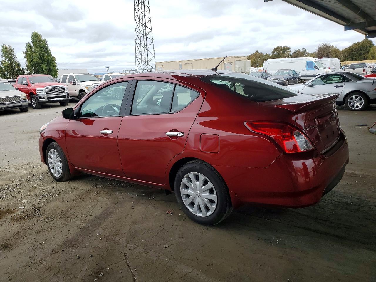 2016 NISSAN VERSA 1.6 SV — Фото 2 из 12