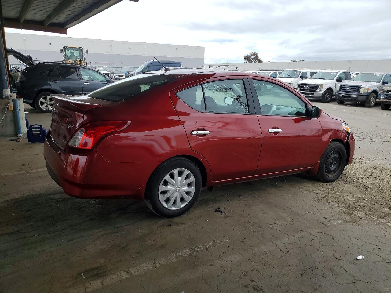 2016 NISSAN VERSA 1.6 SV — Фото 3 из 12