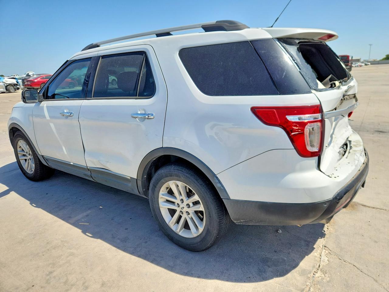 2013 FORD EXPLORER XLT — Фото 2 из 13