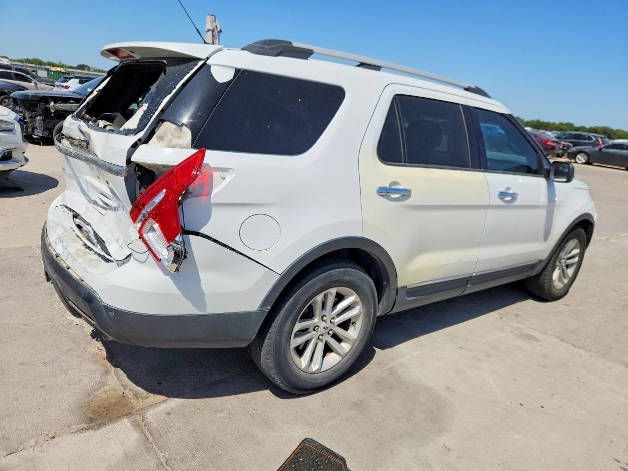 2013 FORD EXPLORER XLT — Фото 3 из 13