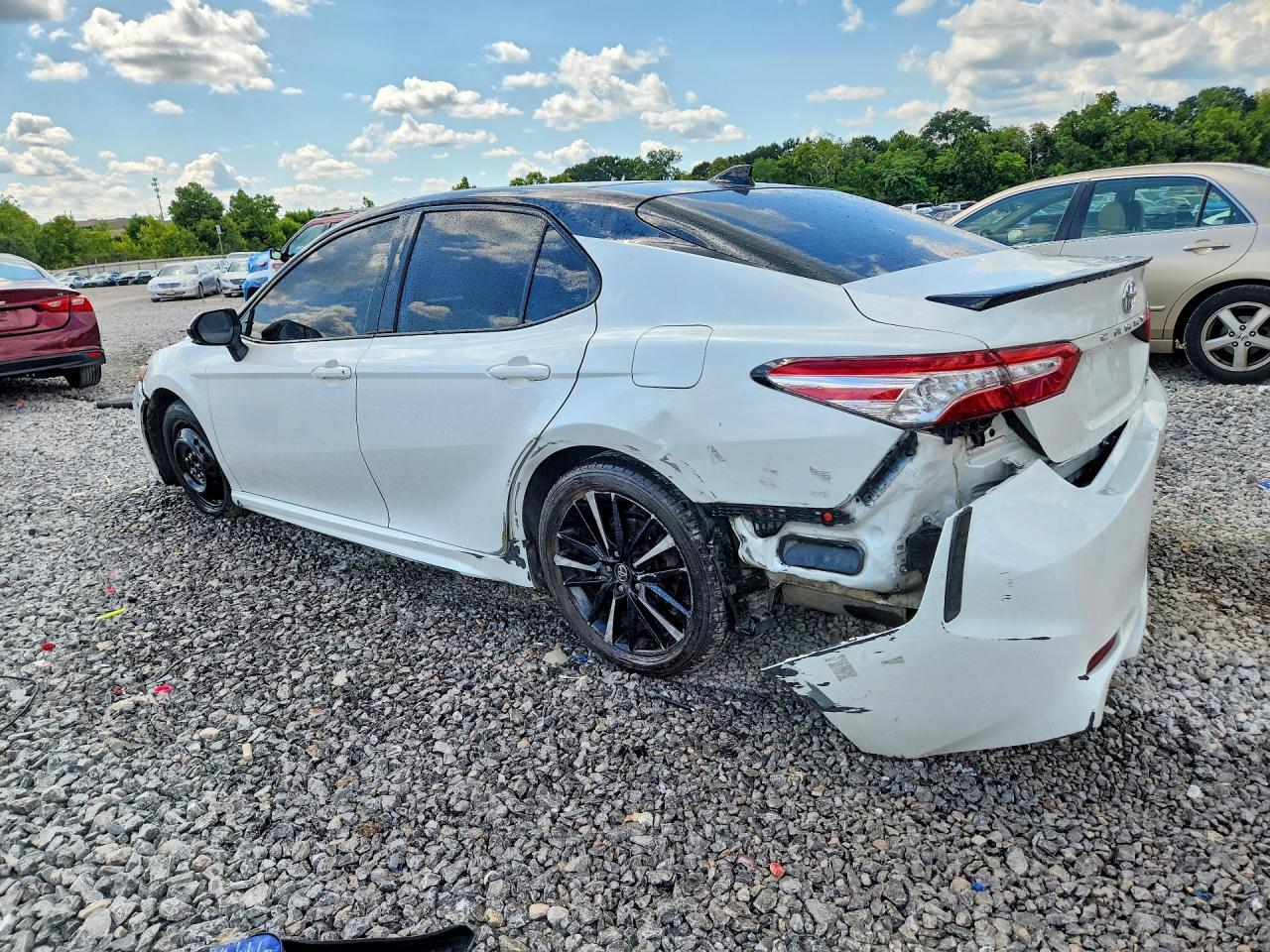 2020 TOYOTA CAMRY XSE — Фото 2 из 12