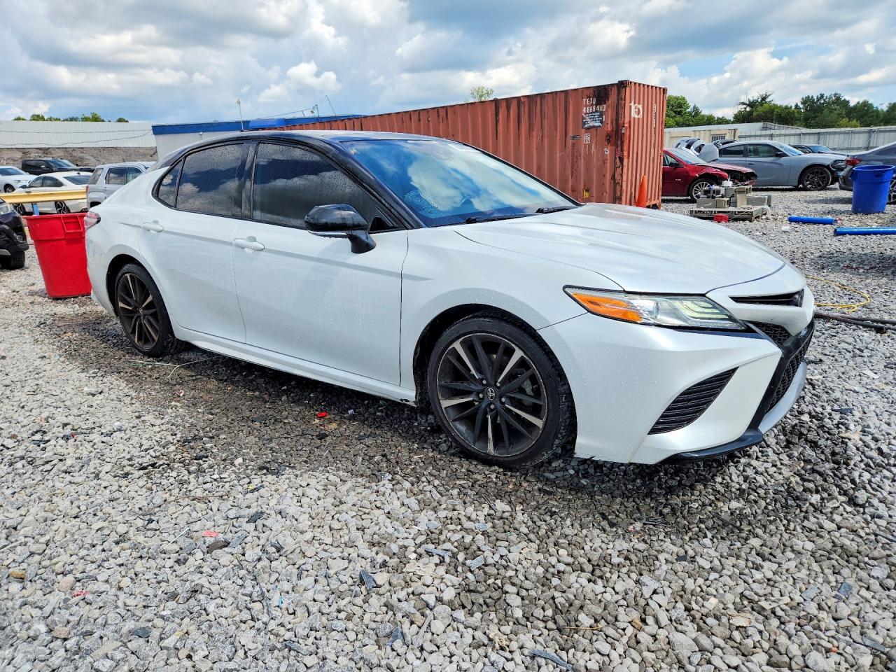2020 TOYOTA CAMRY XSE — Фото 4 из 12
