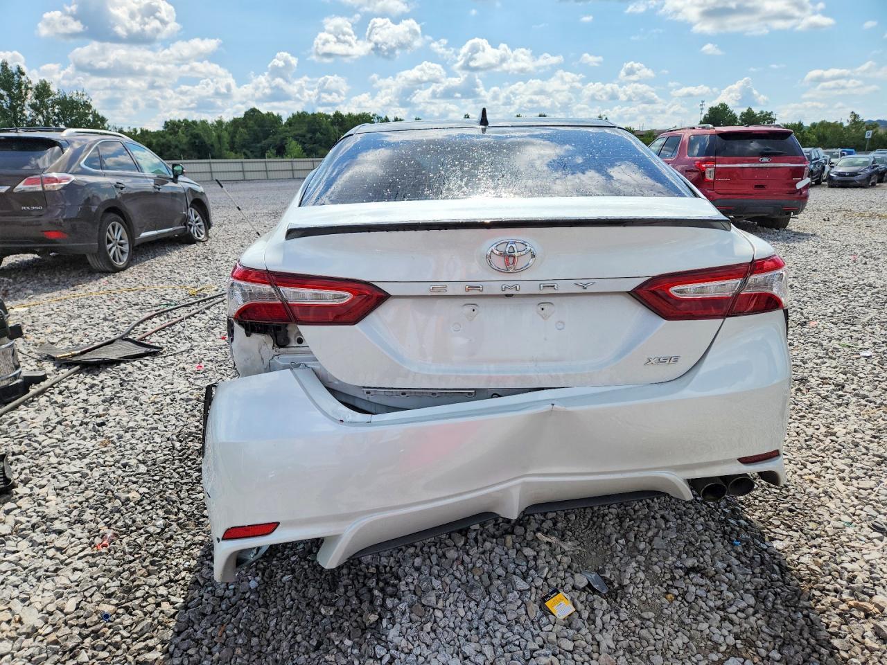 2020 TOYOTA CAMRY XSE — Фото 6 из 12