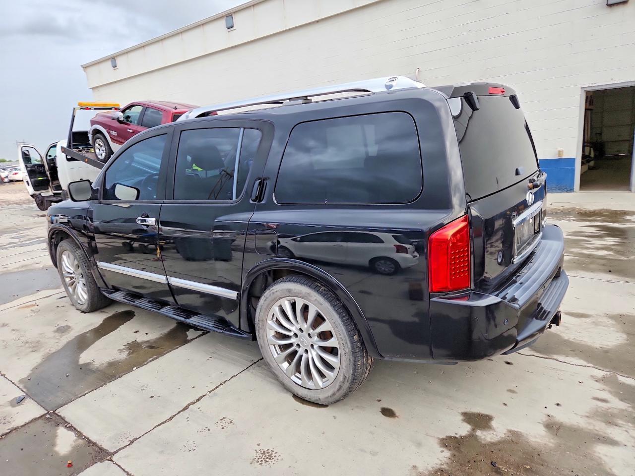 2010 INFINITI QX56 — Фото 2 из 12