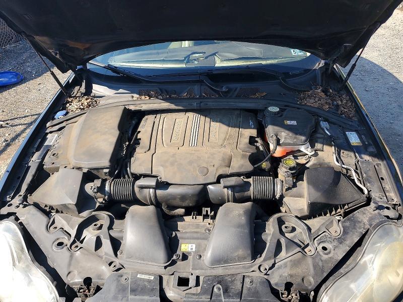 2010 JAGUAR XF SUPERCHARGED — Фото 11 из 12