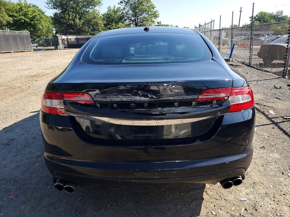 2010 JAGUAR XF SUPERCHARGED — Фото 6 из 12