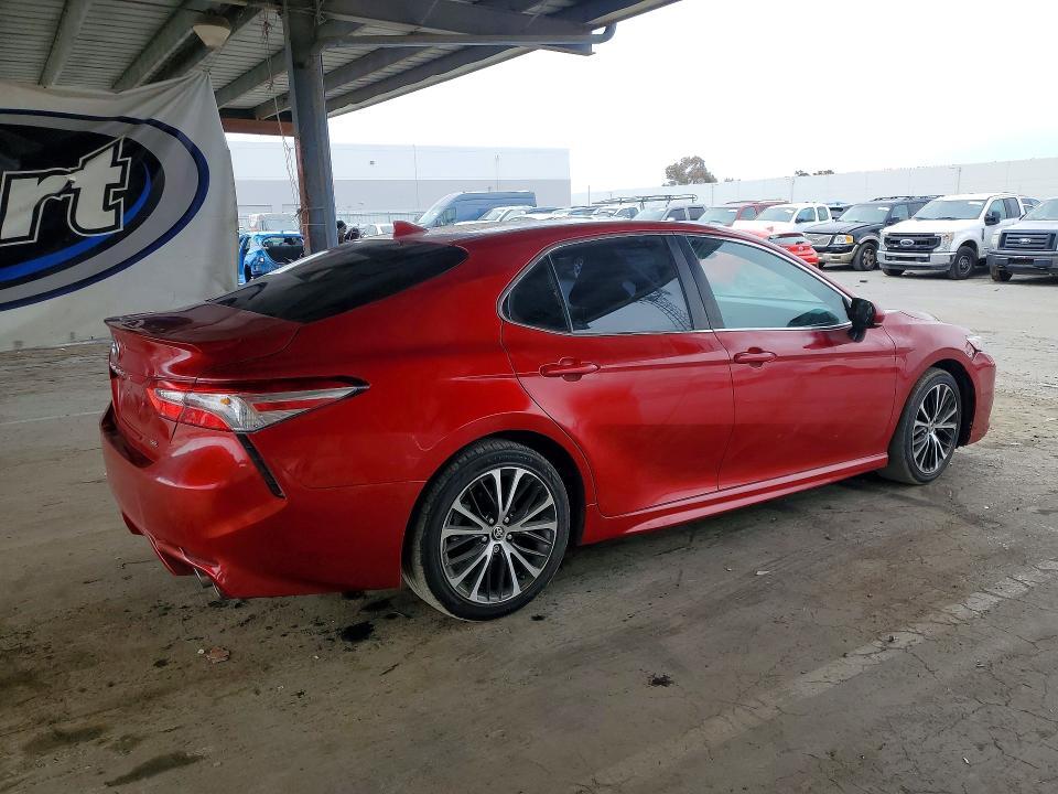 2020 TOYOTA CAMRY SE — Фото 3 из 12