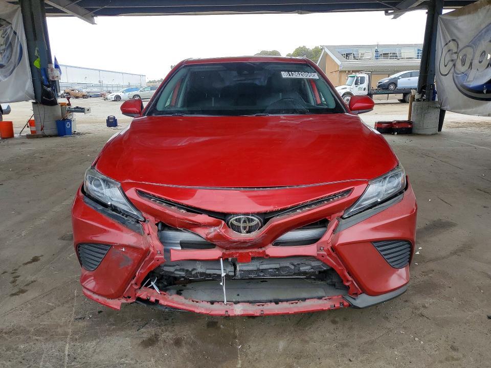 2020 TOYOTA CAMRY SE — Фото 5 из 12