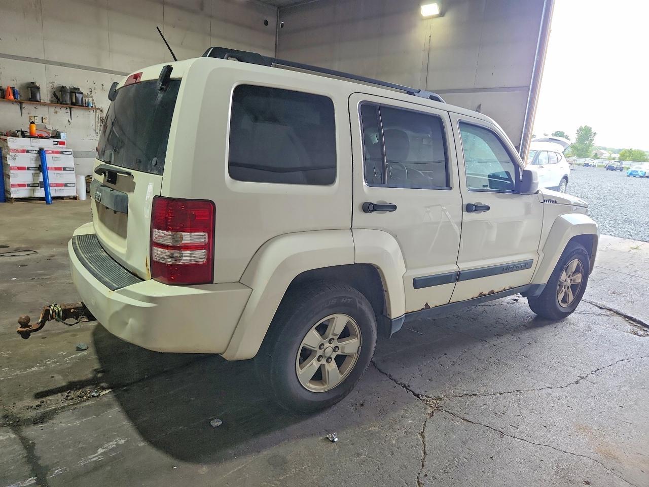 1J4PN2GK6AW111583 2010 JEEP LIBERTY photo no. 3