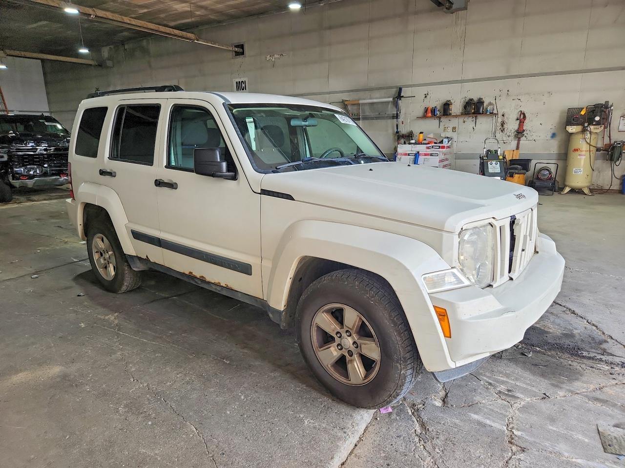 1J4PN2GK6AW111583 2010 JEEP LIBERTY photo no. 4