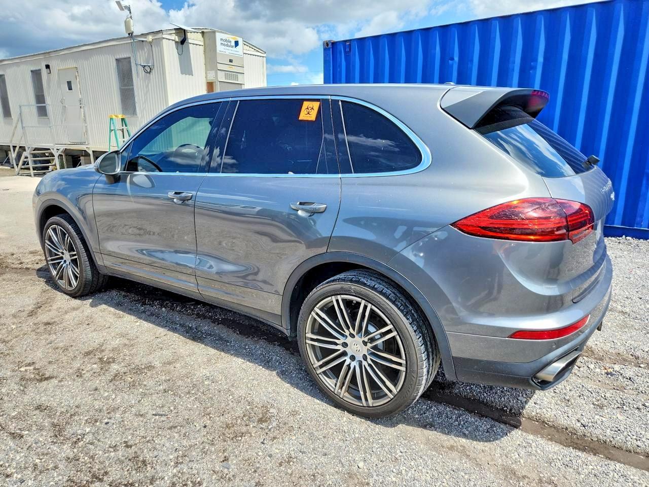 2016 PORSCHE CAYENNE — Фото 2 из 12