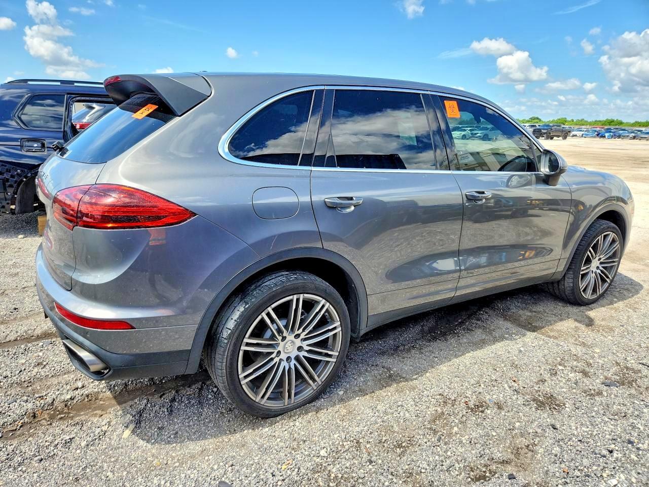 2016 PORSCHE CAYENNE — Фото 3 из 12