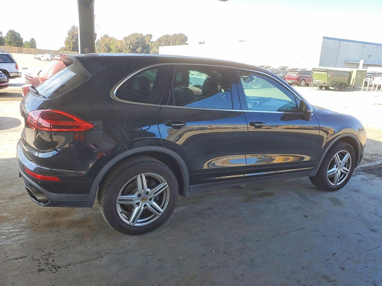 2016 PORSCHE CAYENNE — Фото 3 из 13