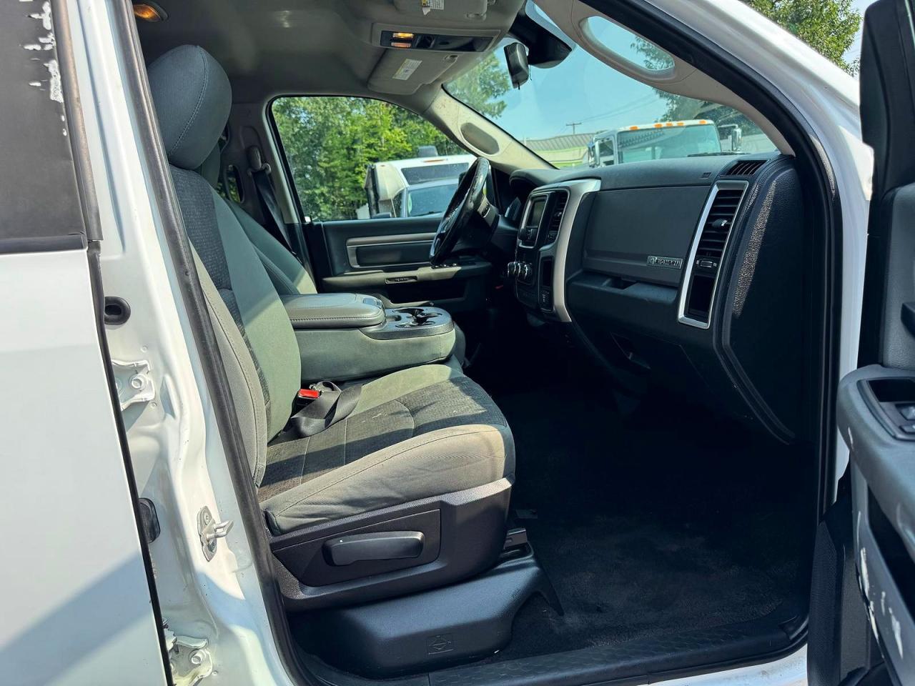 1C6RR7GT5GS184069 2016 RAM 1500 photo no. 9