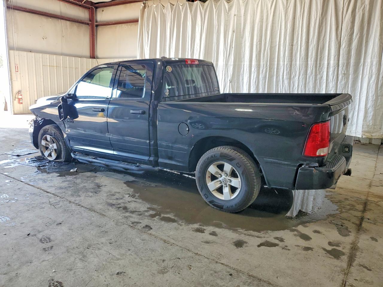 2016 RAM 1500 ST — Фото 2 из 12