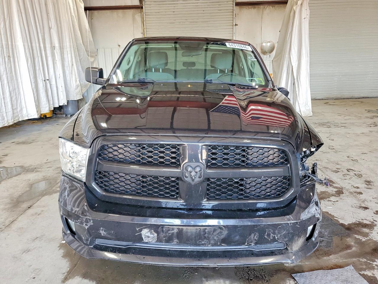 2016 RAM 1500 ST — Фото 5 из 12