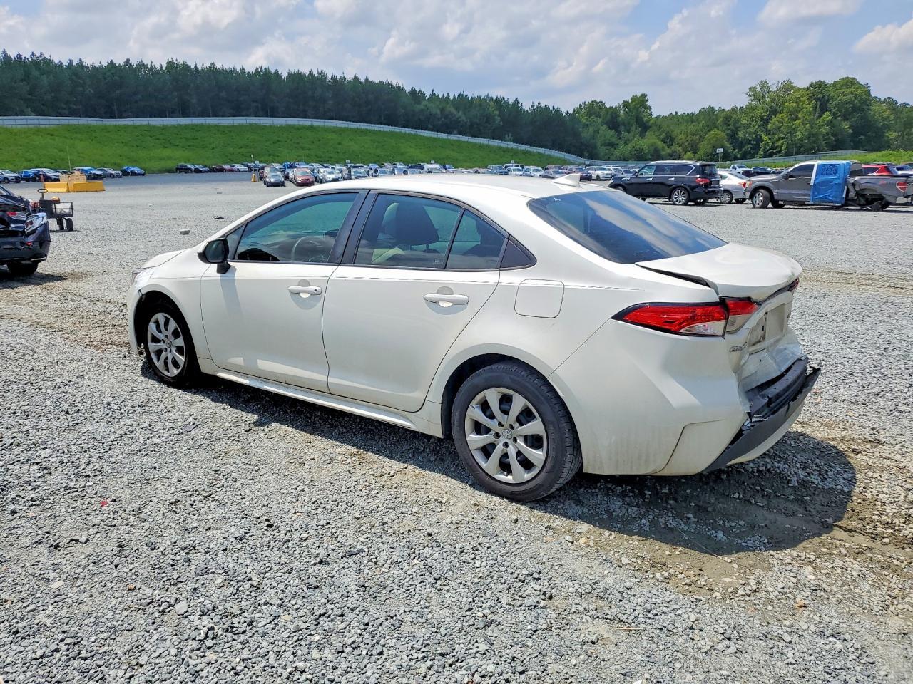2020 TOYOTA COROLLA LE — Фото 2 из 12