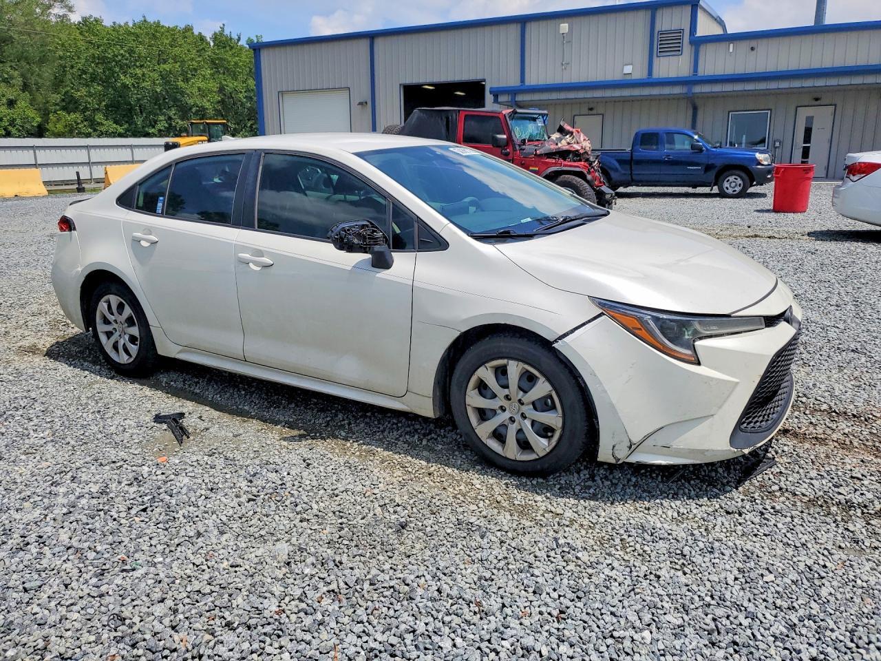 2020 TOYOTA COROLLA LE — Фото 4 из 12