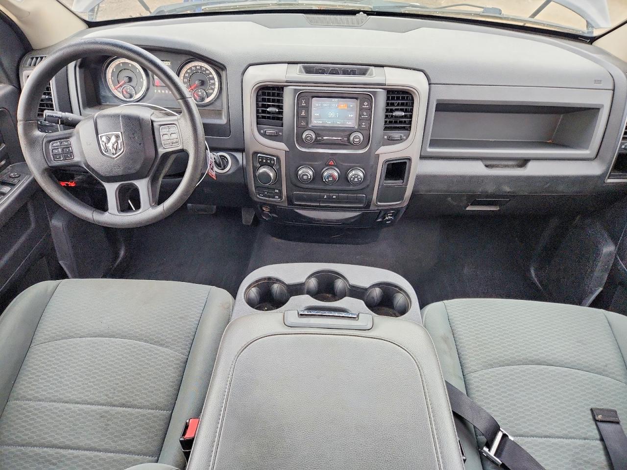 2016 RAM 1500 ST — Фото 8 из 12