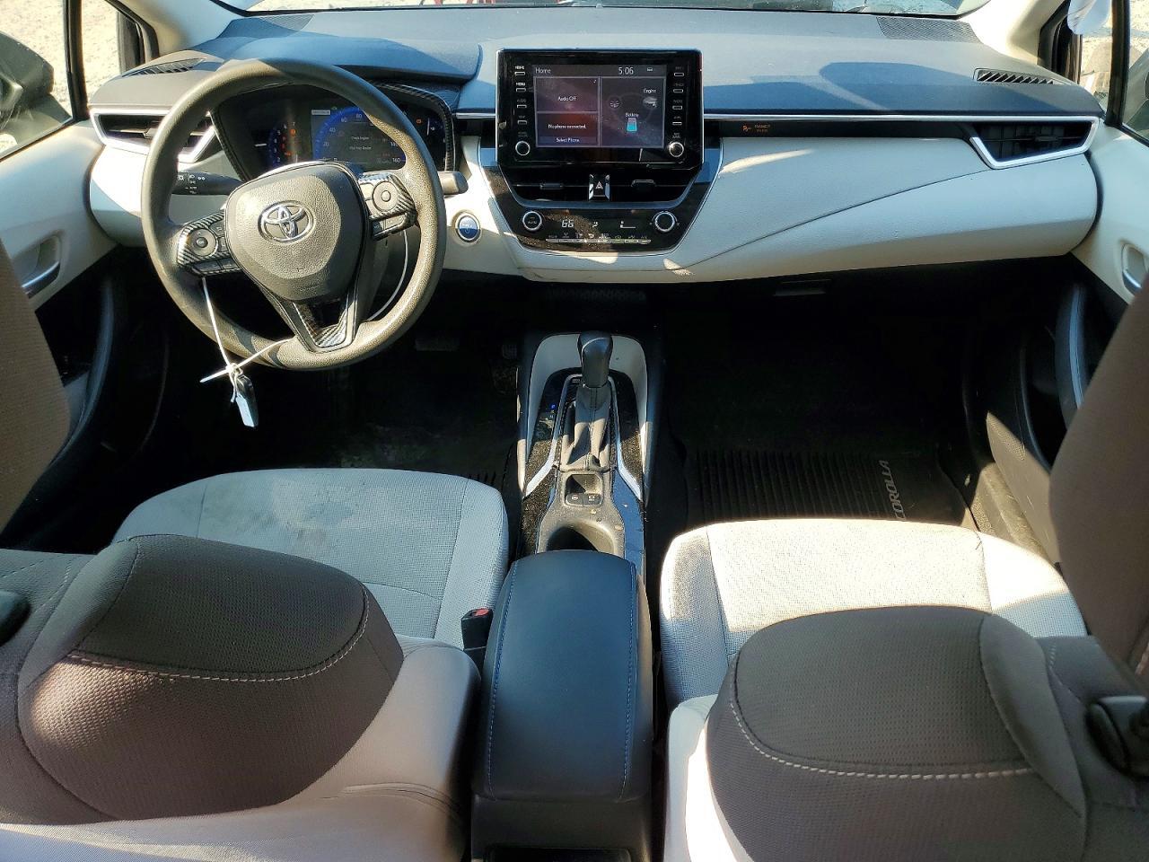 2020 TOYOTA COROLLA LE — Фото 8 из 12